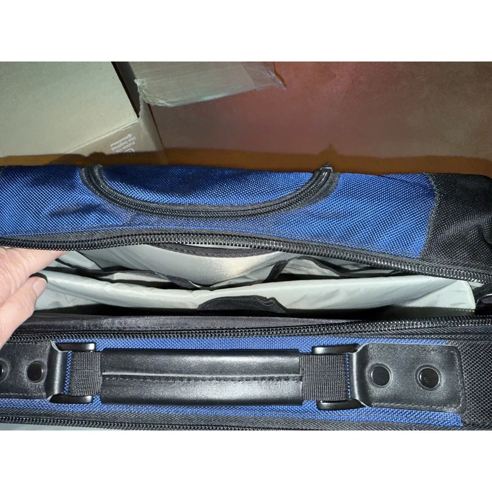 Rolling Laptop/Briefcase by Relax The Back - NEW